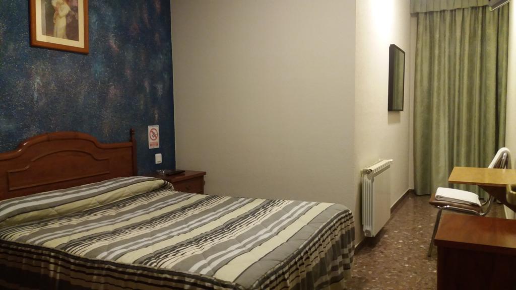 Hostal Venecia Monzón 외부 사진