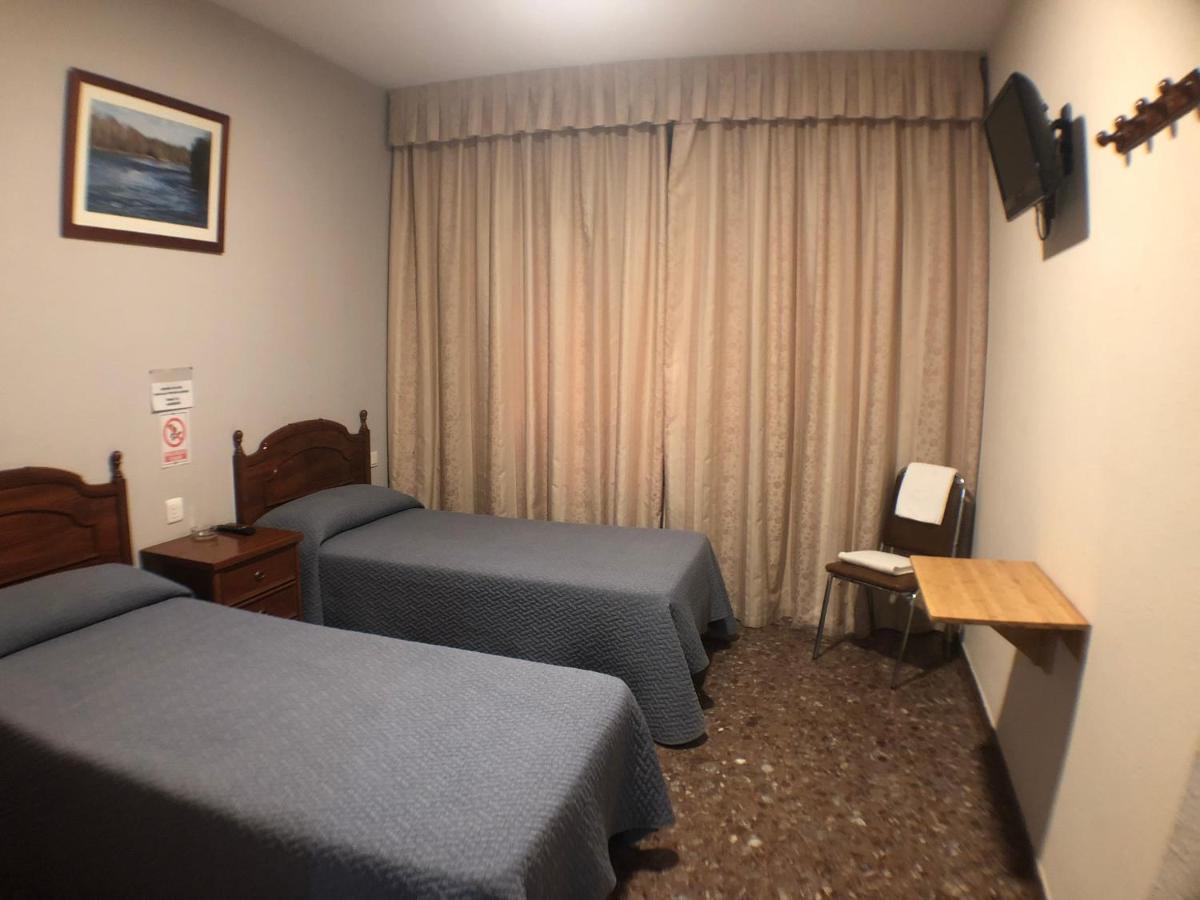 Hostal Venecia Monzón 외부 사진